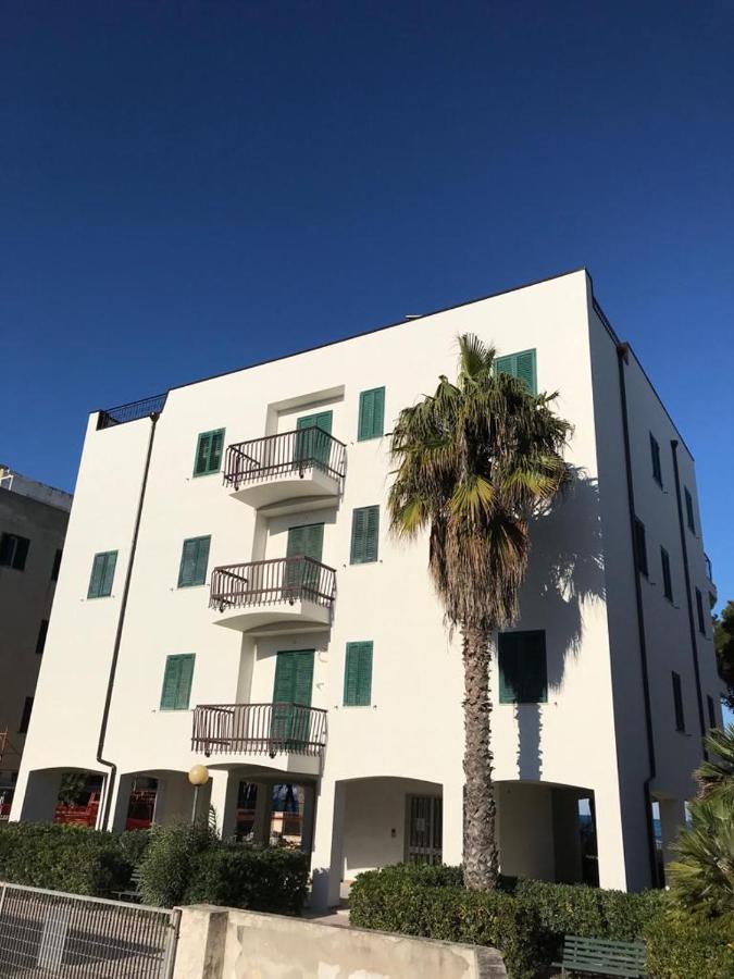 Suite Con Terrazzo Sul Mare E Discesa In Spiaggia A Gallipoli Εξωτερικό φωτογραφία