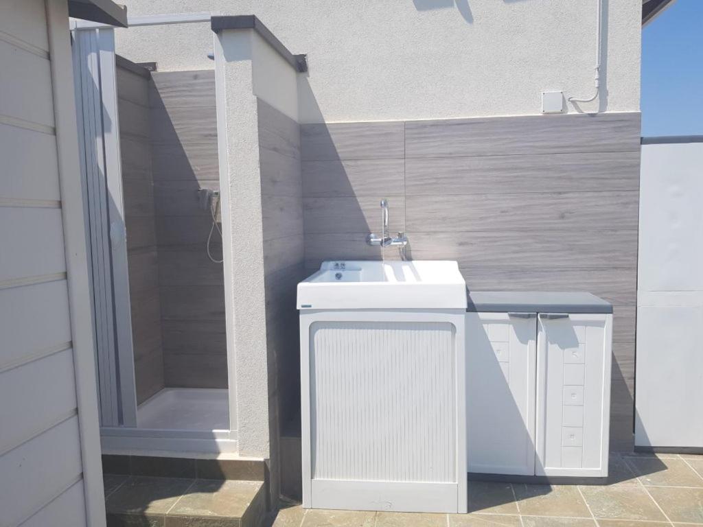 Suite Con Terrazzo Sul Mare E Discesa In Spiaggia A Gallipoli Εξωτερικό φωτογραφία